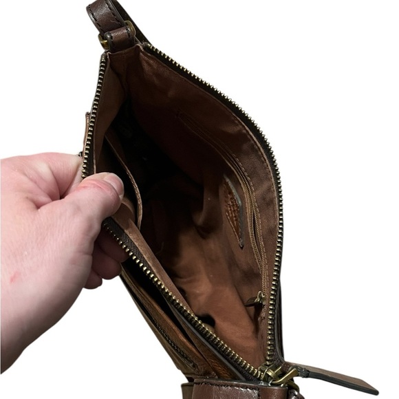 Fossil Vickery brown leather crossbody bag with adjustable strap - Picture 12 of 16